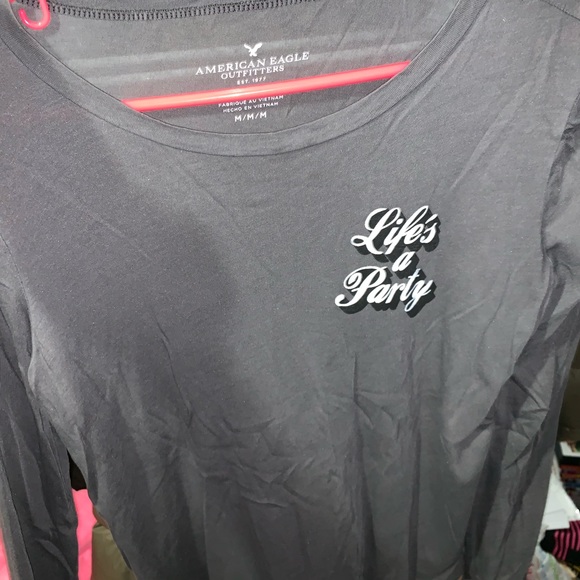 “Life’s a party” long sleeve from American eagle - Picture 1 of 4